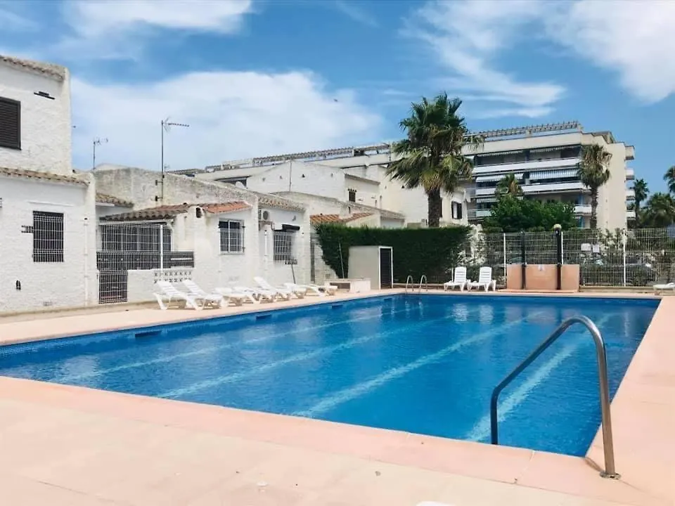 Holiday home Maison Dans Charmante Residence Avec Grande Piscine Commune, Roses